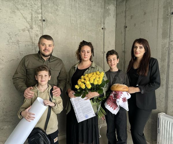 Напередодні великого та світлого свята Великодня голова Одеської ОВА подарував квартиру родині загиблого фельдшера